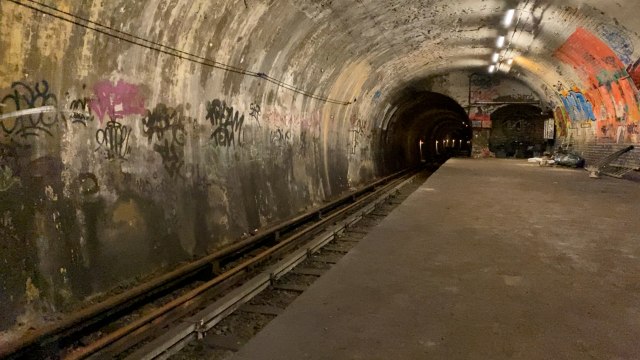 Haxo et Porte des Lilas , les stations fantômes du métro parisien