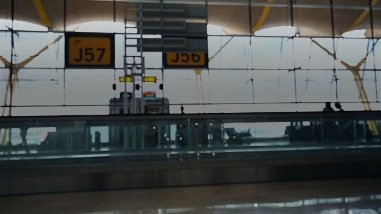 Les États-Unis lèvent l'interdiction , de voyager en raison de l'épidémie de COVID-19.