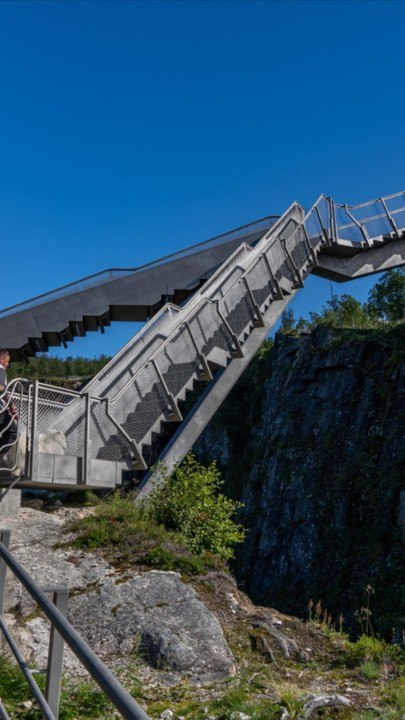 Un spectaculaire “pont en escalier” installé au...