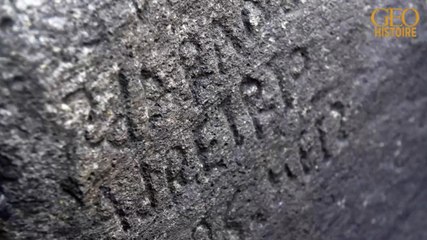 "Le mystère Champollion": l'énigmatique inscription gravée sur un rocher du Finistère enfin déchiffrée