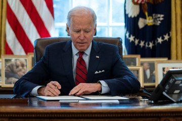Popularidad de Biden baja a 48% de aprobación | El Diario en 90 segundos