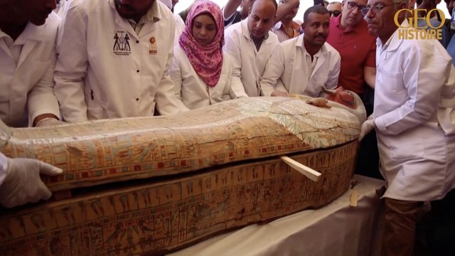 Découverte d'une trentaine de sarcophages très bien préservés à Louxor en Egypte