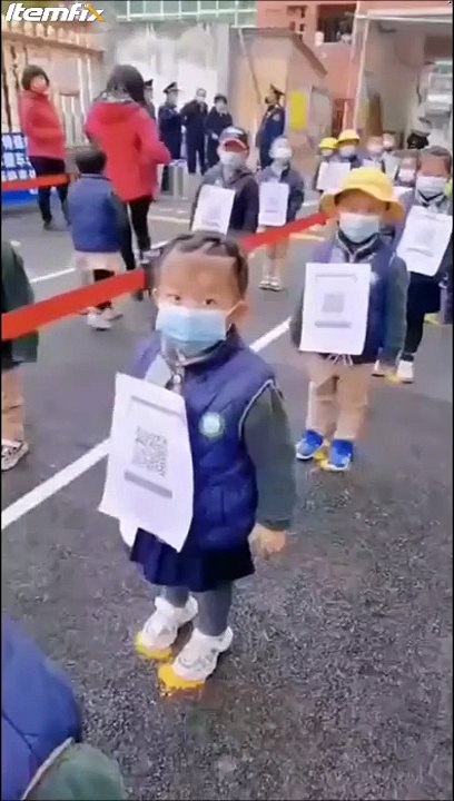 En chine les enfants se transforment en QR code