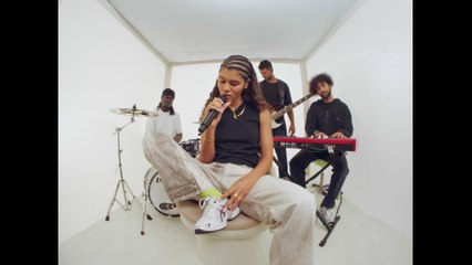 Ama Lou - Trust Nobody