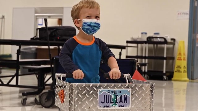 Cafeteria Worker Makes Custom Lunch Cart For Student With Dwarfism