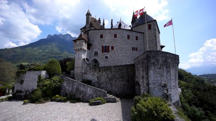 Survol d'un joyau savoyard : le château de Menthon-Saint-Bernard [GEO]