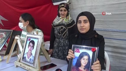Terör örgütü PKK'nın dağa kaçırdığı ablası için annesiyle nöbette