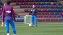 The legend returns! Xavi takes first Barcelona training session