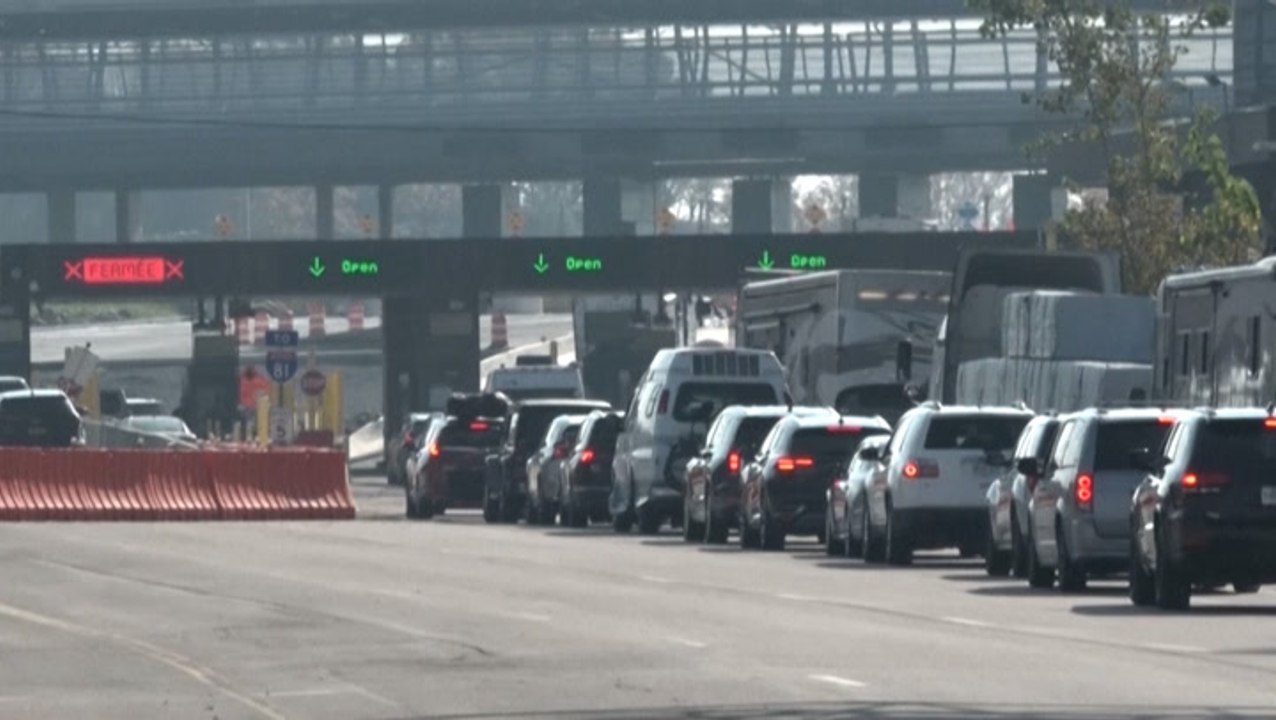 Canadian ‘snowbirds’ migrate south as US land border opens