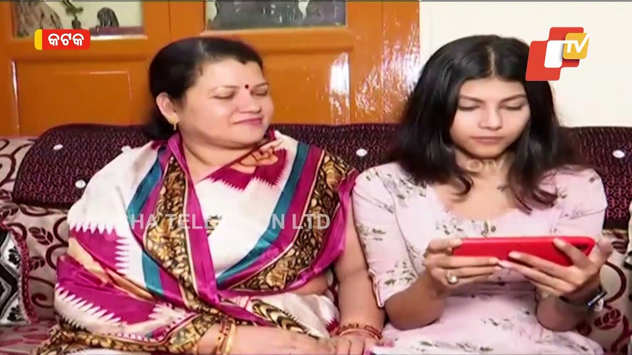 Cuttack Brave Girl Fights Off Mobile Snatcher In Bhubaneswar