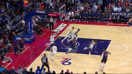 Play of the Day: Giannis Antetokounmpo