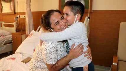 DOĞUMUNDA BÖBREK YETMEZLİĞİNE YAKALANDIĞI OĞLUNUN 7'NCİ YAŞ GÜNÜNDE NAKİLLE SAĞLIĞINA KAVUŞTU