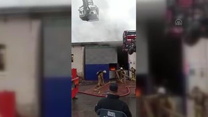 Tuzla'da bir fabrikada çıkan yangın, hasara neden oldu
