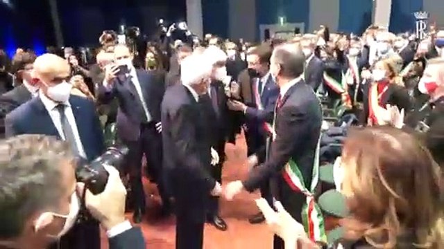 Assemblea Anci, a Parma il tributo dei sindaci al presidente Mattarella