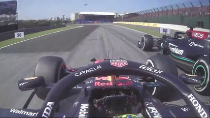 Download Video: La caméra embarquée de Max Verstappen défend Lewis Hamilton au Grand Prix de São Paulo