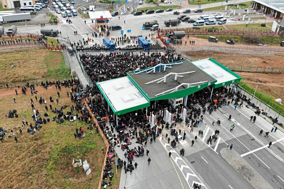 Belarus behauptet Migranten haben 'sich selbst organisiert'