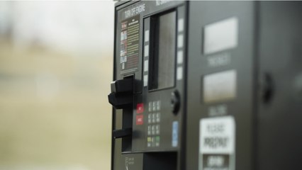 Carburant à prix coûtant : pourquoi les géants de la distribution se frottent les mains