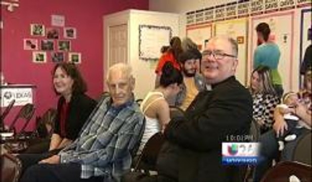 Simpatizantes republicanos y demócratas de El Paso reaccionan ante el debate entre Abbott y Davis