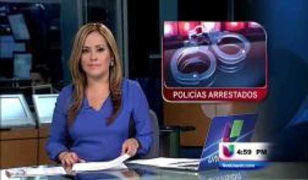 Policías latinos fueron arrestados por vender artículos electrónicos