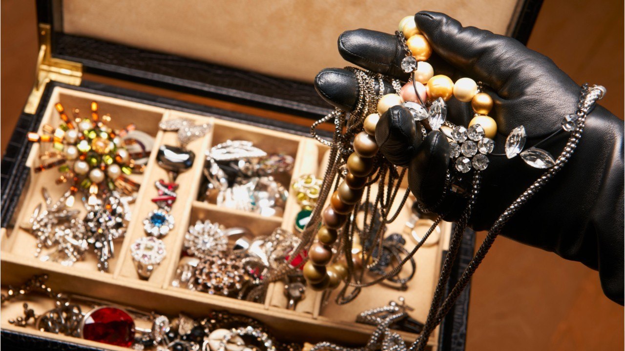 Une nouvelle arnaque bien ficelée s'en prend aux personnes âgées