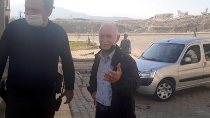 EVİ YANARKEN RAHAT TAVIRLARIYLA DİKKAT ÇEKTİ