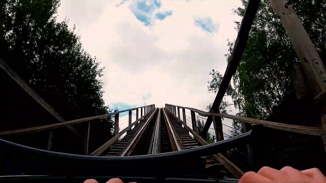 El Toro Roller Coaster (Freizeitpark Plohn Amusement Park - Saxony, Germany) - 4K Roller Coaster POV Video