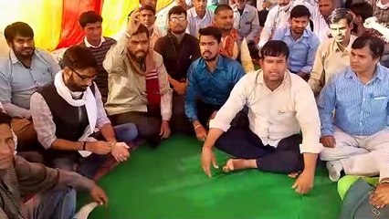 पंचायत सहायकों ने किया काम का बहिष्कार