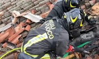 Lodivecchio (LO) - Brucia il tetto di un edificio (10.11.21)