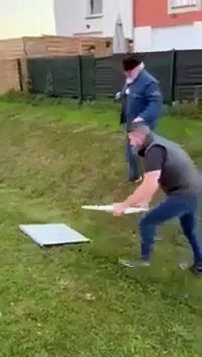 Ce Maire renvoie ses déchets à un habitant après un dépôt sauvage (France)