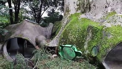 Exploring a Hobbit's House After 35-Years of Abandonment