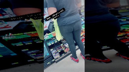 Customer and Employee Have a Wild Argument at Dollar General