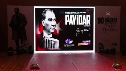 "Atatürk Giysi Koleksiyonu" defileyle tanıtıldı