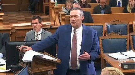 KyleRittenhouse takes the stand and gives evidence this evening.  #FreeKyle