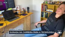 Os profissionais da tecnologia estão disputados: a procura por eles cresceu 700% em um ano. Muita gente deu uma guinada na vida para entrar nesse mercado.