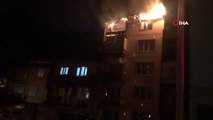 Gemlik'te 5 katlı apartmanın çatı katı alev alev böyle yandı