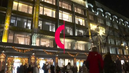 Tannen und schicke Elfen: La Samaritaine feiert Weihnachten "de luxe"