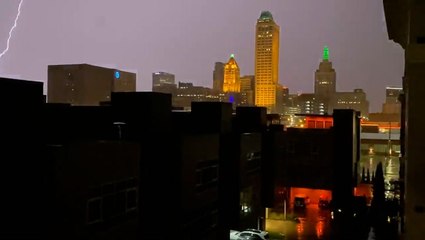 Tornado-warned storm hammers Tulsa