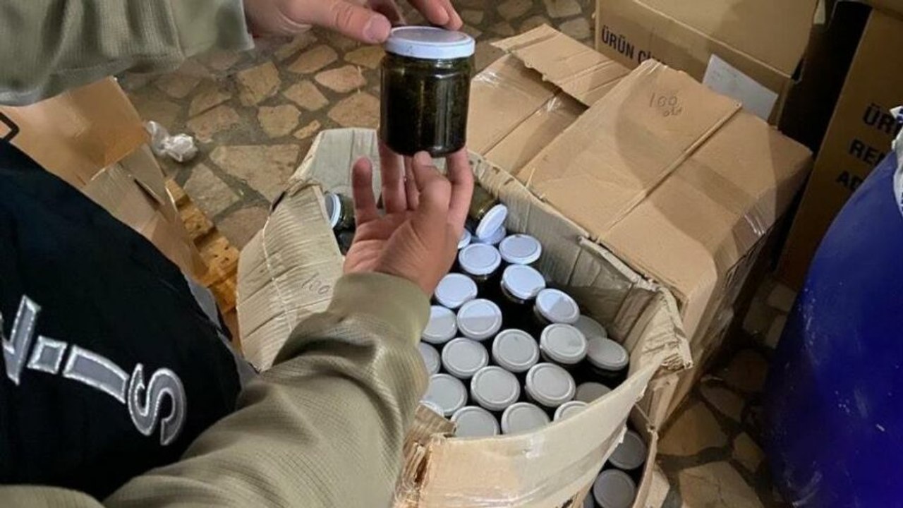 İstanbul’da yasa dışı cinsel içerikli ürün baskını