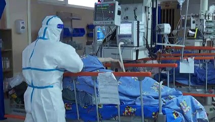 Roménia desloca pacientes para Itália e Alemanha com 50 mil novos casos