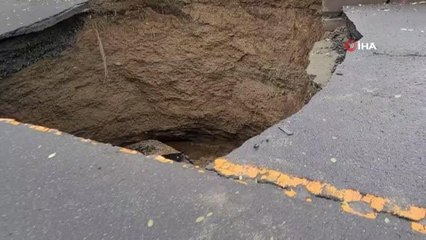 Japonya'da otoyol çöktü, araç oluşan dev çukura düştü: 3 yaralı