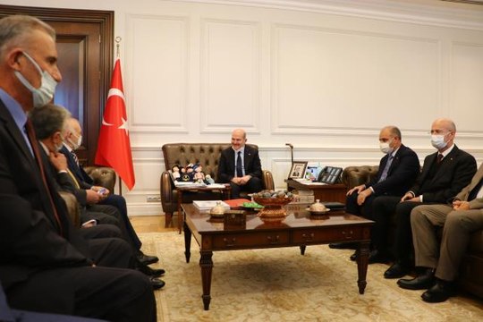 Bakan Soylu, polis emeklileri ile bir araya geldi