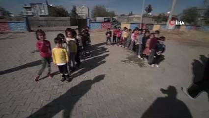 Şırnaklı çocuklara kırtasiye ve giyecek yardımı