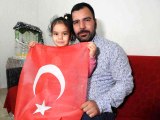 Gaziantep'te bayrak sevgisi kameraya yansıyan küçük kız İHA'ya konuştu