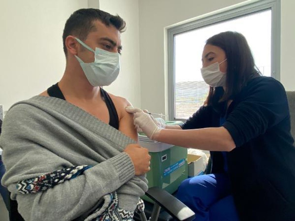 Ankara'da mRNA aşısında 18 yaş üstüne 'hatırlatma dozu' uygulaması başladı