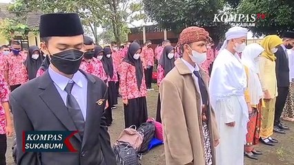 Siswa Pakai Baju Pejuang Saat Peringati Hari Pahlawan