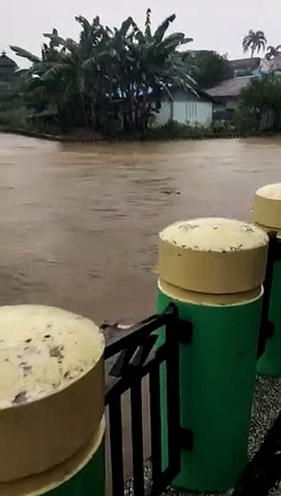 Hujan Deras, Sungai Kemuning