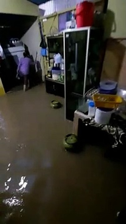 Hujan Deras, Sungai Kemuning meluap