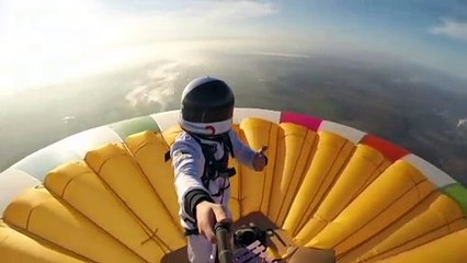 Un francés bate el récord mundial de altitud de pie sobre un globo aerostático con fines benéficos