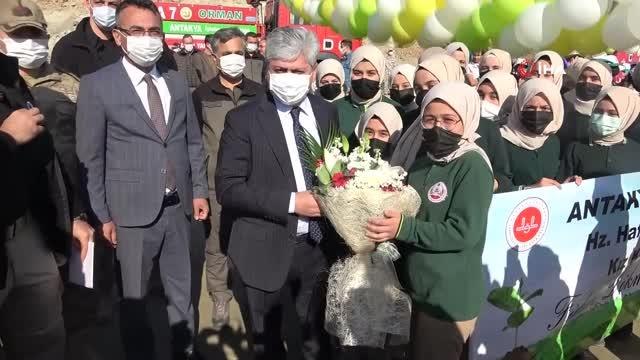 Hatay'da fidanlar toprakla buluşturuldu