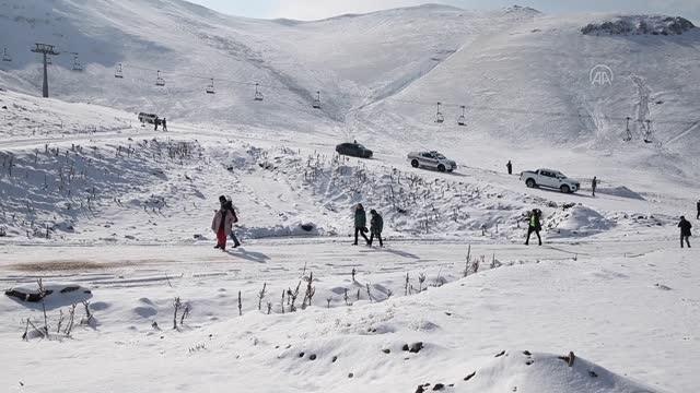 Milli Ağaçlandırma Günü nde fidanlar toprakla buluşturuldu